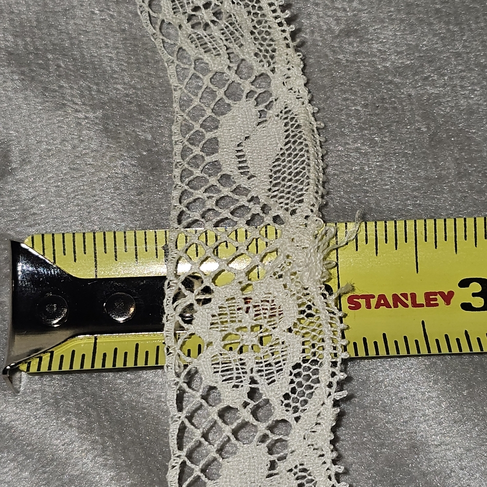 95+ Yards Vintage Lace & Trim - Picture 11 of 16